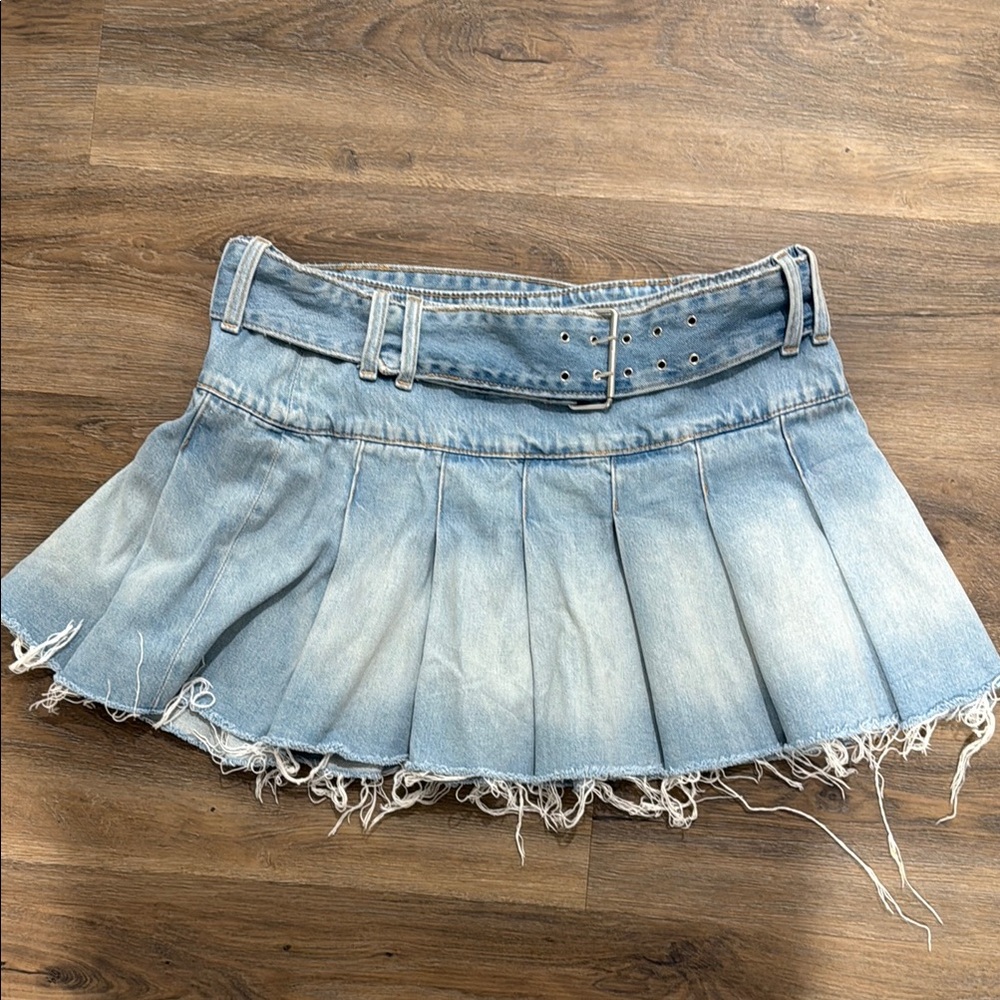 Zara Light Blue Denim Pleated Mini Skirt with Belt
